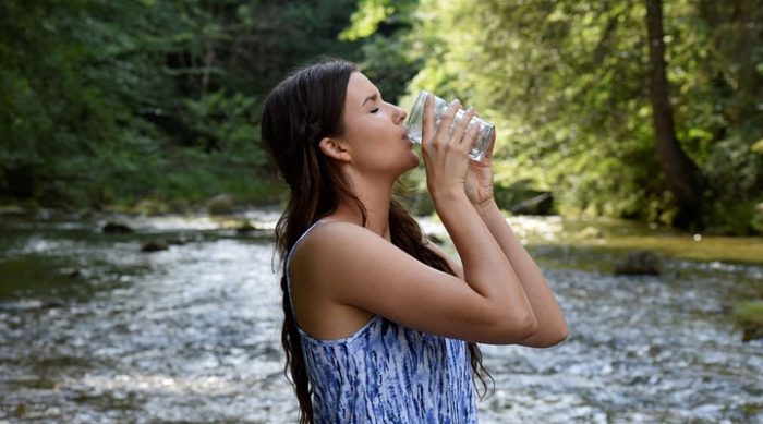 Как выпивать достаточно воды: 5 простых хитростей на каждый день