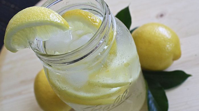 7 полезных свойств воды с лимоном, узнав которые вы пересмотрите свое отношение к этому напитку
